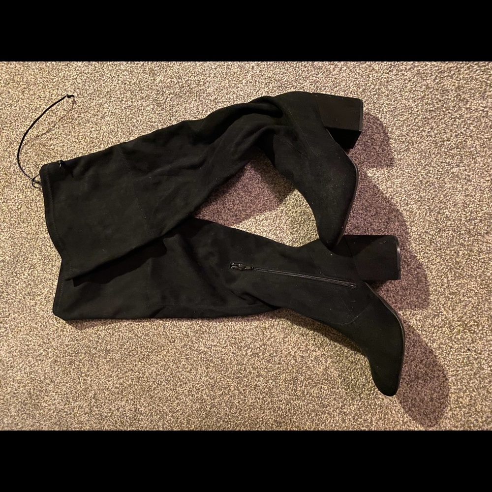 Fantastic new faux suede black boots.   Size 8